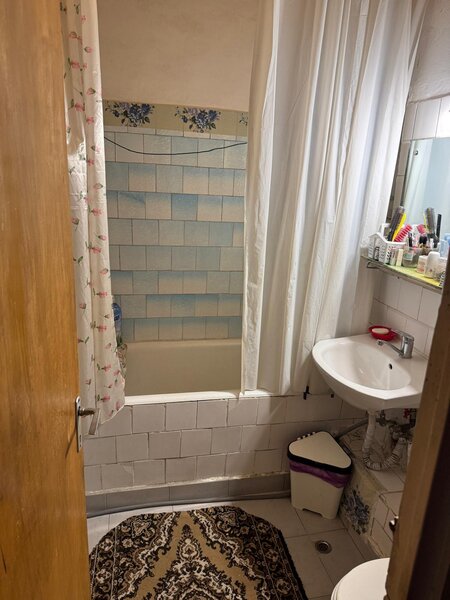 Calea Rahovei, Stradal, Vicina